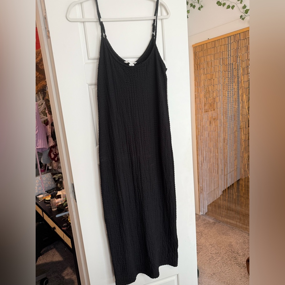 Fitted black dress